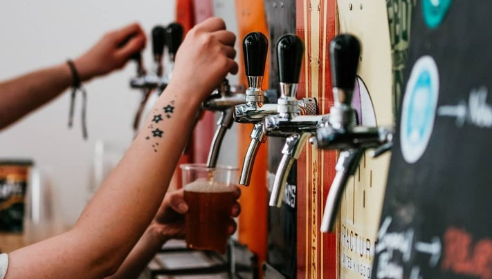 How to Add a Self-Serve Beverage Station to Your Restaurant Without the Hassle 